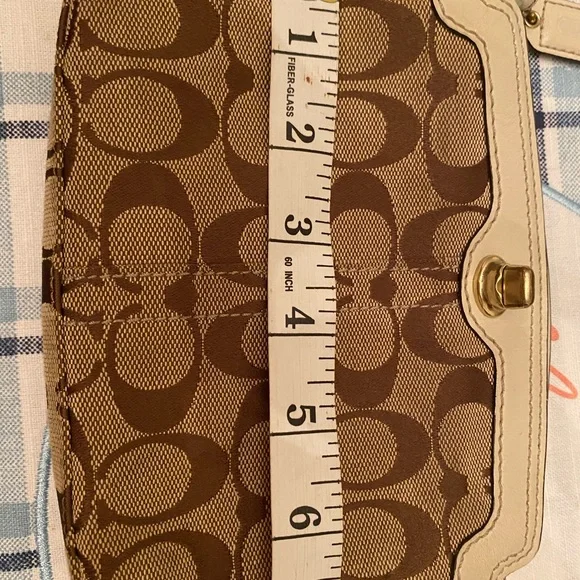 Designer Vintage Coach Monogram Wristlet - Picture 3 of 6